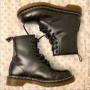 Dr. marten 1460 smooth leather boots